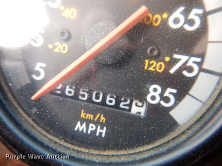 image for item KA9366 1997 Freightliner FLD  truck cab and chassis