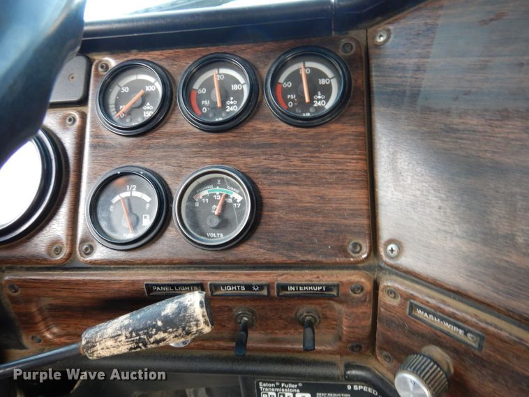 image for item KA9366 1997 Freightliner FLD  truck cab and chassis