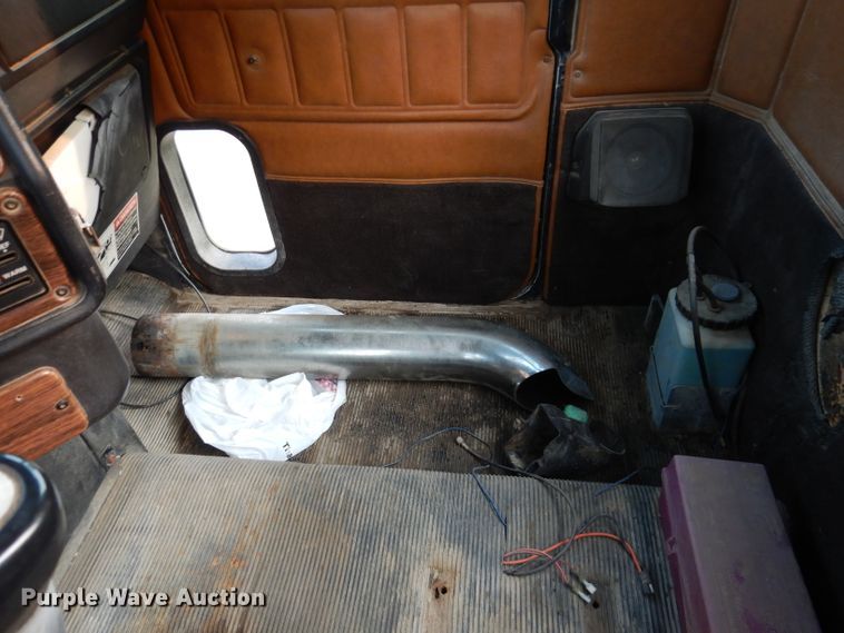 image for item KA9366 1997 Freightliner FLD  truck cab and chassis