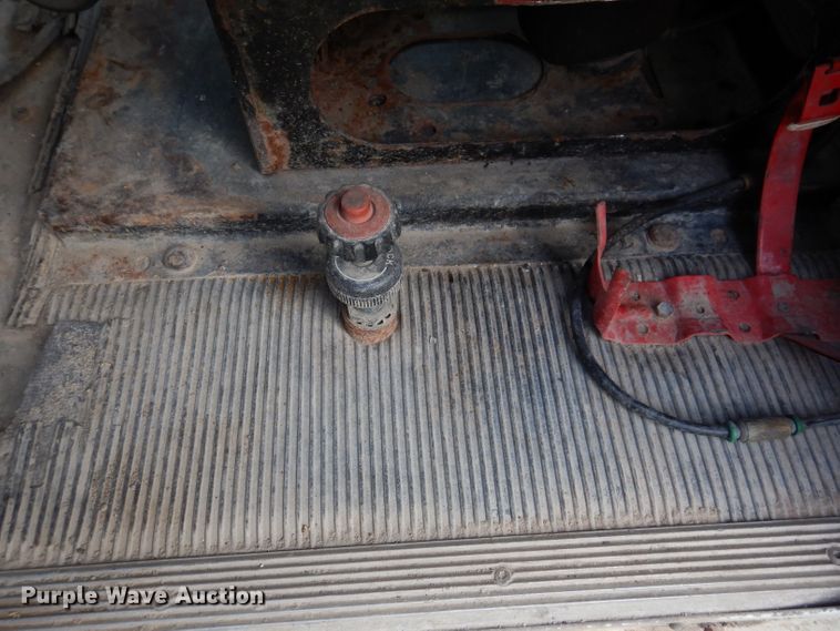 image for item KA9366 1997 Freightliner FLD  truck cab and chassis