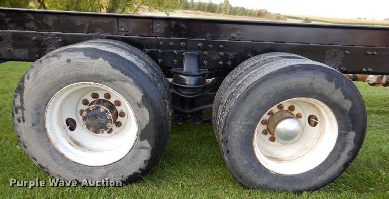 image for item KA9366 1997 Freightliner FLD  truck cab and chassis