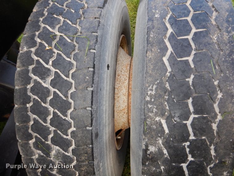 image for item KA9366 1997 Freightliner FLD  truck cab and chassis