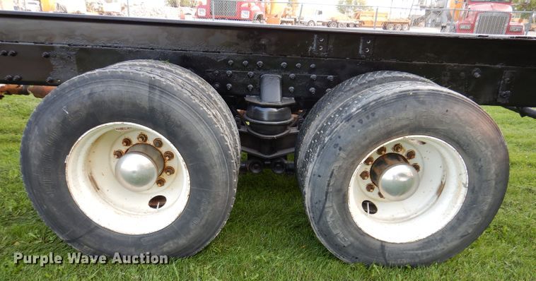 image for item KA9366 1997 Freightliner FLD  truck cab and chassis