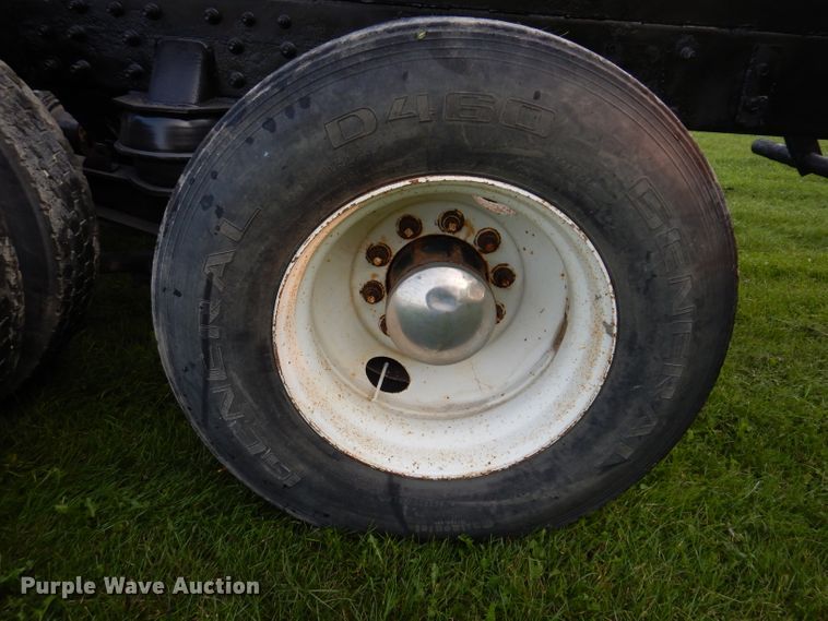 image for item KA9366 1997 Freightliner FLD  truck cab and chassis