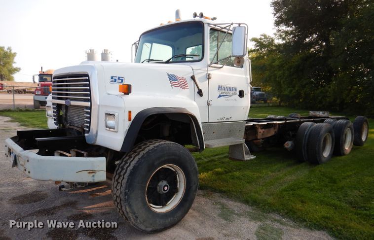 image for item KA9367 1997 Ford LT8000  truck cab and chassis