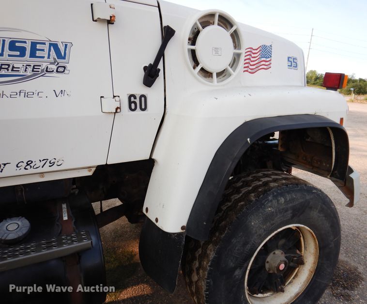 image for item KA9367 1997 Ford LT8000  truck cab and chassis