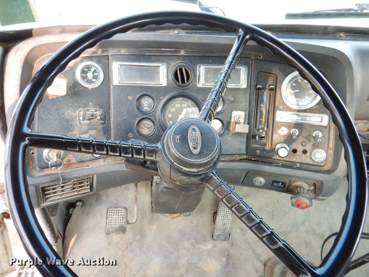 image for item KA9367 1997 Ford LT8000  truck cab and chassis