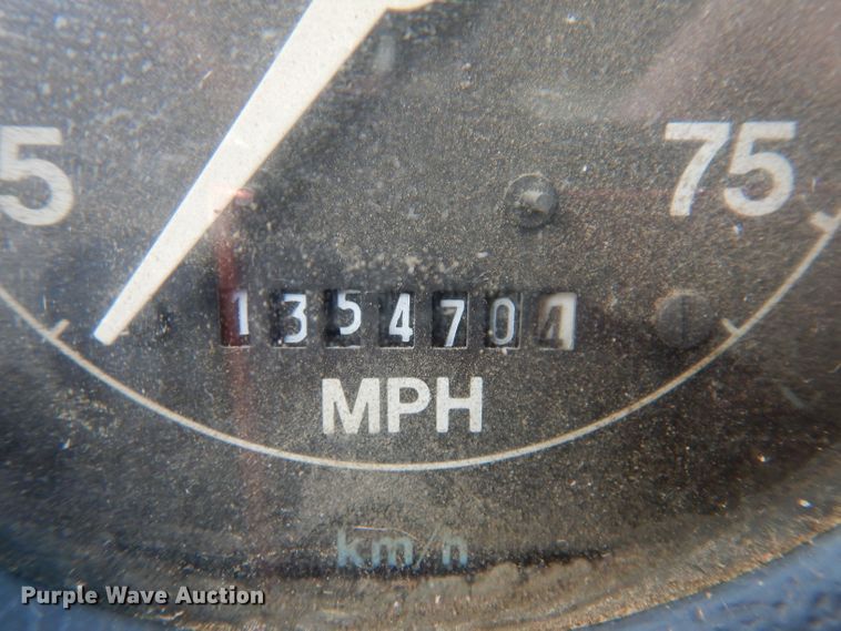 image for item KA9367 1997 Ford LT8000  truck cab and chassis