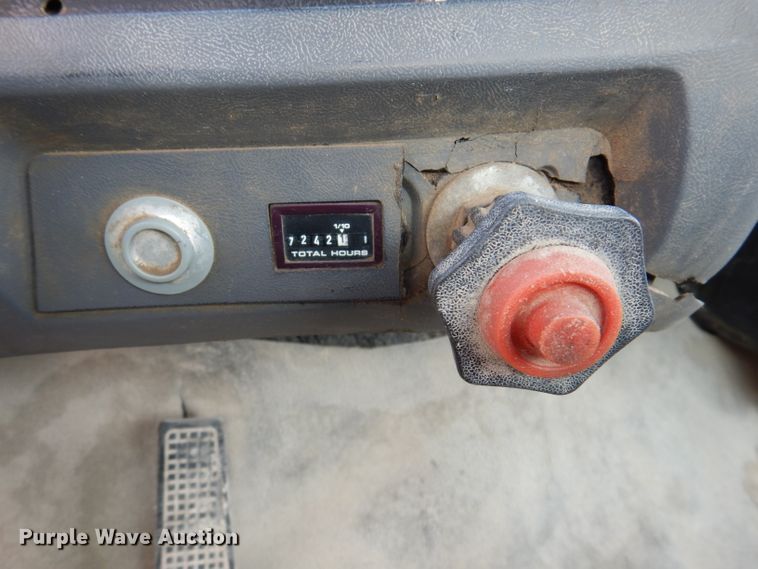 image for item KA9367 1997 Ford LT8000  truck cab and chassis