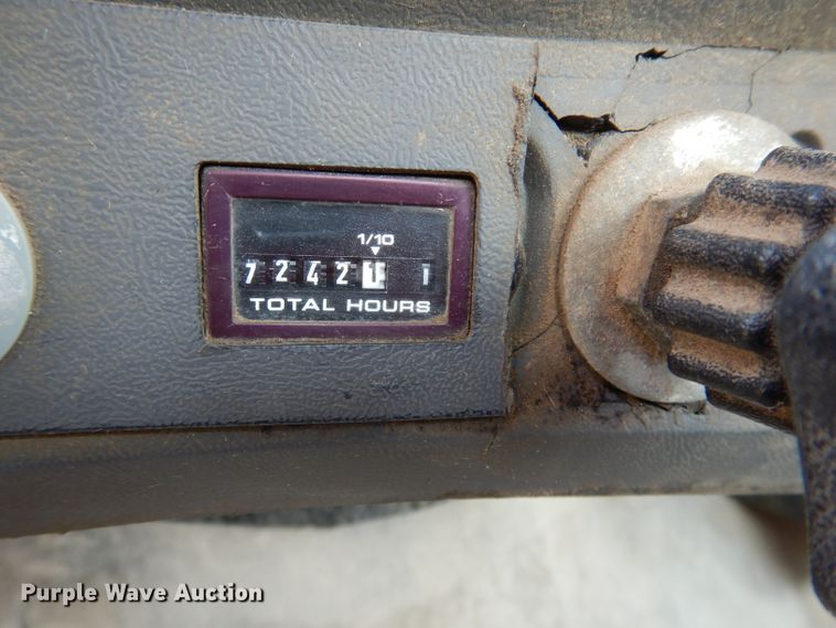 image for item KA9367 1997 Ford LT8000  truck cab and chassis