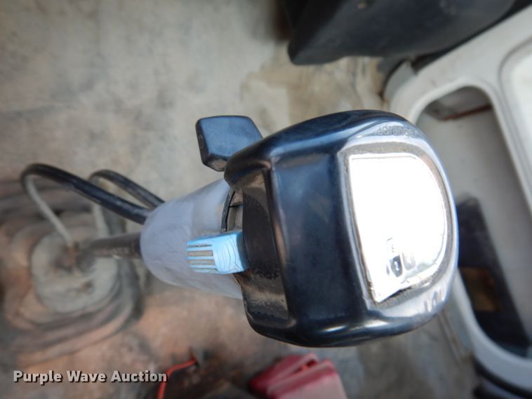 image for item KA9367 1997 Ford LT8000  truck cab and chassis