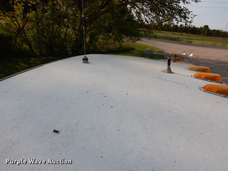 image for item KA9367 1997 Ford LT8000  truck cab and chassis