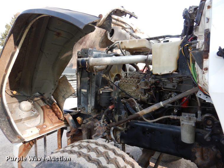 image for item KA9367 1997 Ford LT8000  truck cab and chassis