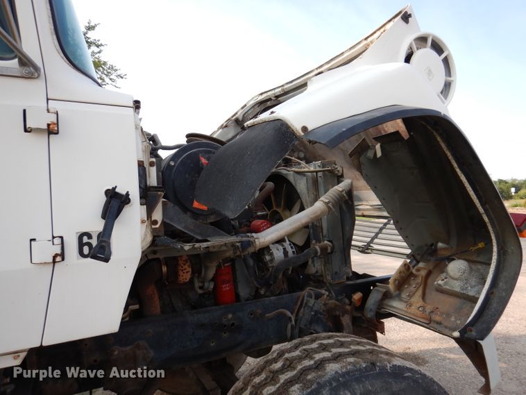 image for item KA9367 1997 Ford LT8000  truck cab and chassis