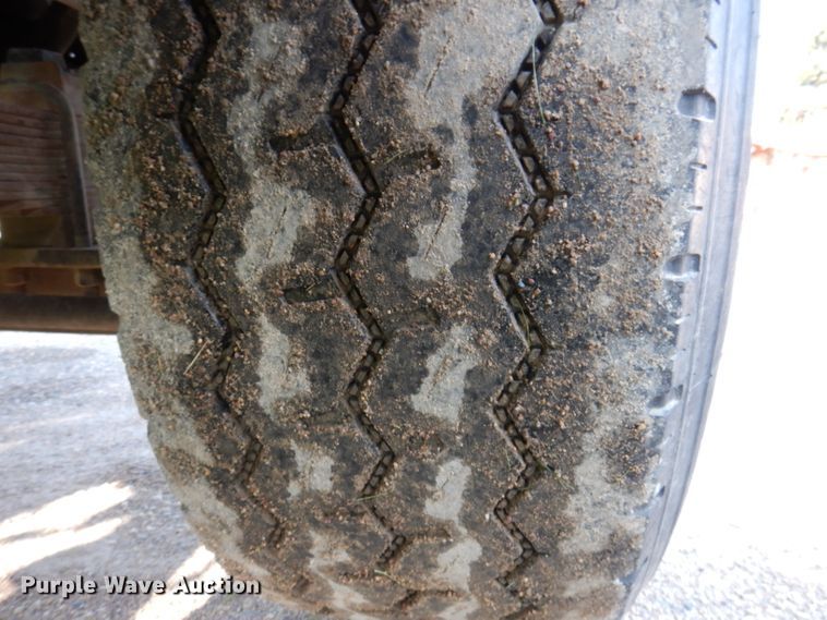 image for item KA9367 1997 Ford LT8000  truck cab and chassis