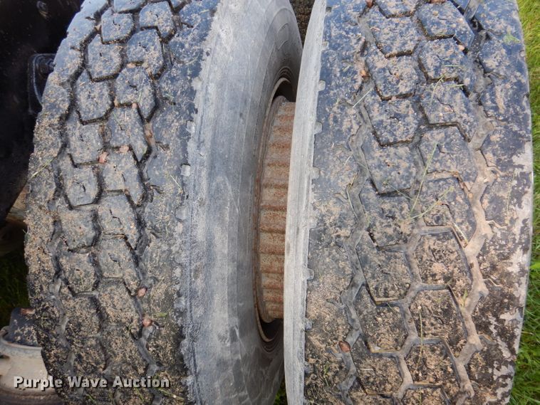 image for item KA9367 1997 Ford LT8000  truck cab and chassis