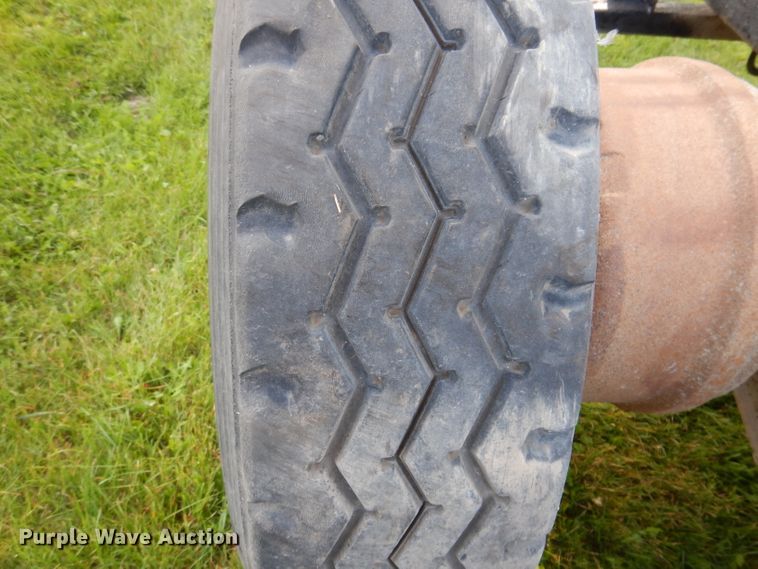 image for item KA9367 1997 Ford LT8000  truck cab and chassis