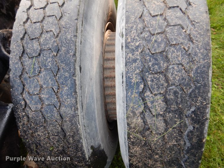 image for item KA9367 1997 Ford LT8000  truck cab and chassis