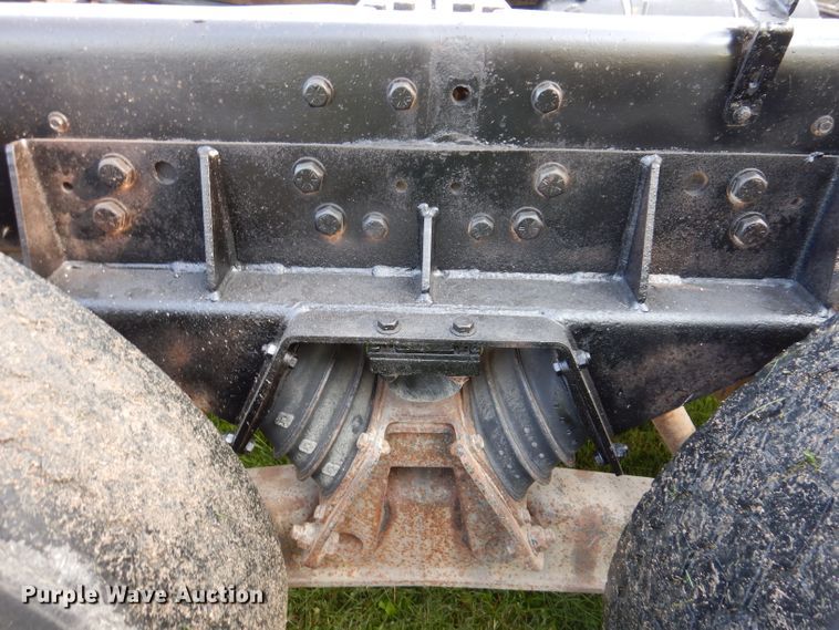 image for item KA9367 1997 Ford LT8000  truck cab and chassis