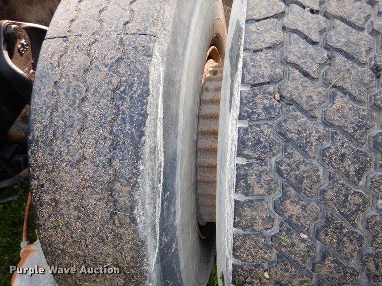 image for item KA9367 1997 Ford LT8000  truck cab and chassis