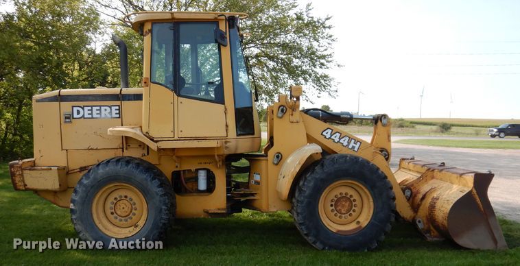 image for item KA9369 1997 John Deere 444H  wheel loader