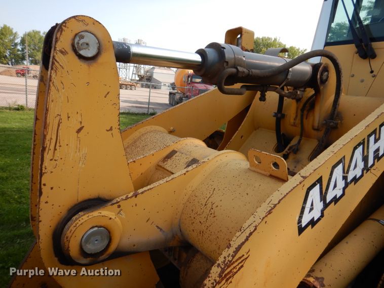 image for item KA9369 1997 John Deere 444H  wheel loader