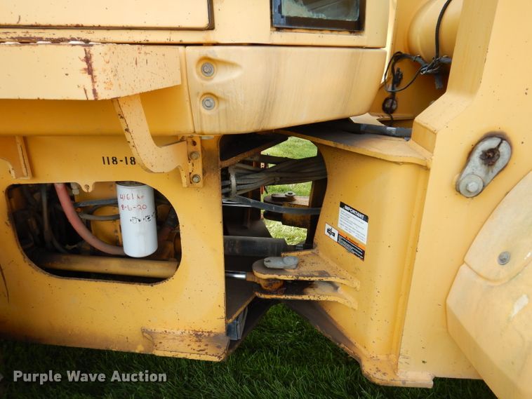 image for item KA9369 1997 John Deere 444H  wheel loader