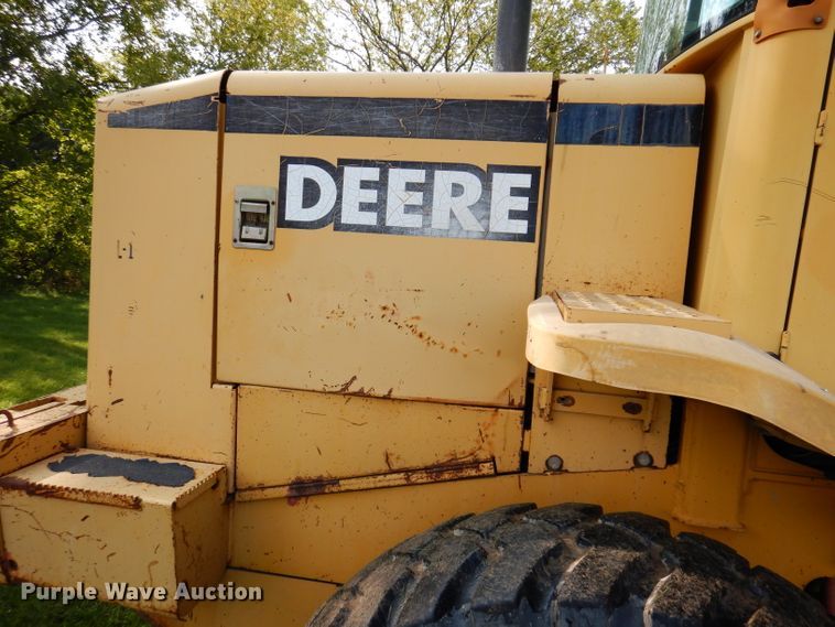 image for item KA9369 1997 John Deere 444H  wheel loader