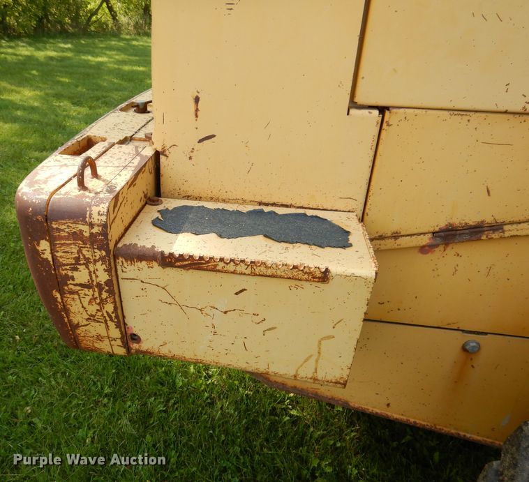 image for item KA9369 1997 John Deere 444H  wheel loader