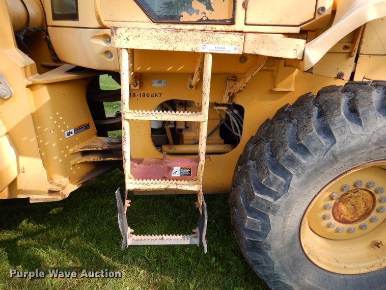 image for item KA9369 1997 John Deere 444H  wheel loader