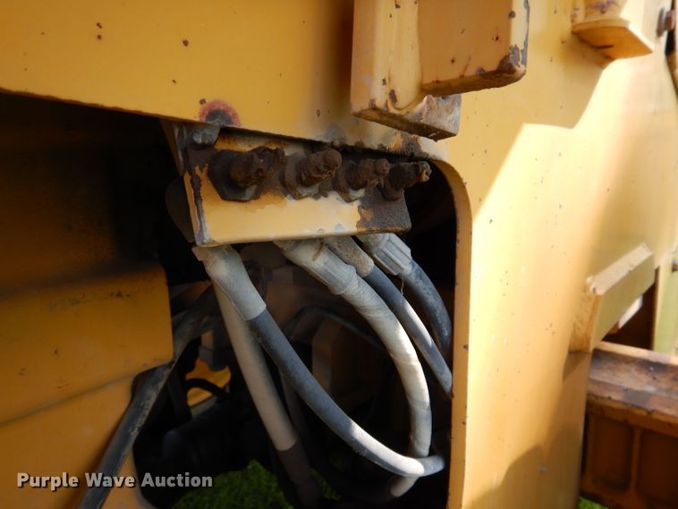 image for item KA9369 1997 John Deere 444H  wheel loader