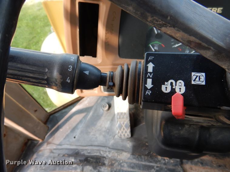 image for item KA9369 1997 John Deere 444H  wheel loader