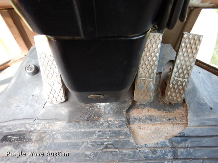 image for item KA9369 1997 John Deere 444H  wheel loader