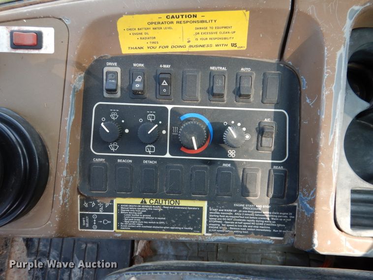 image for item KA9369 1997 John Deere 444H  wheel loader