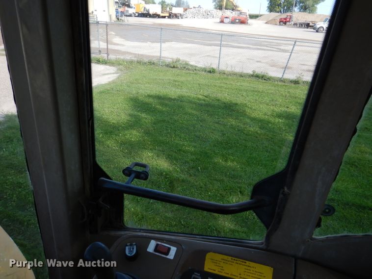 image for item KA9369 1997 John Deere 444H  wheel loader