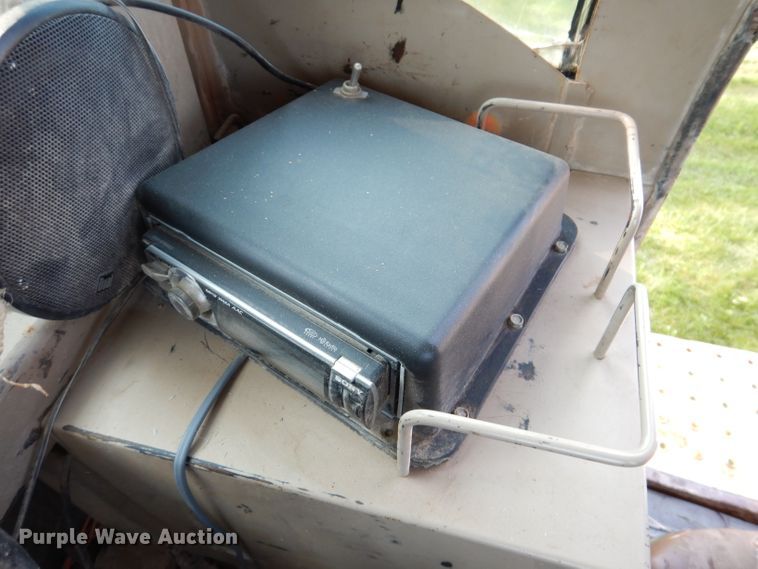 image for item KA9369 1997 John Deere 444H  wheel loader