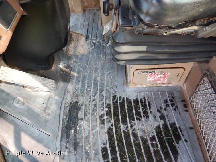 image for item KA9369 1997 John Deere 444H  wheel loader