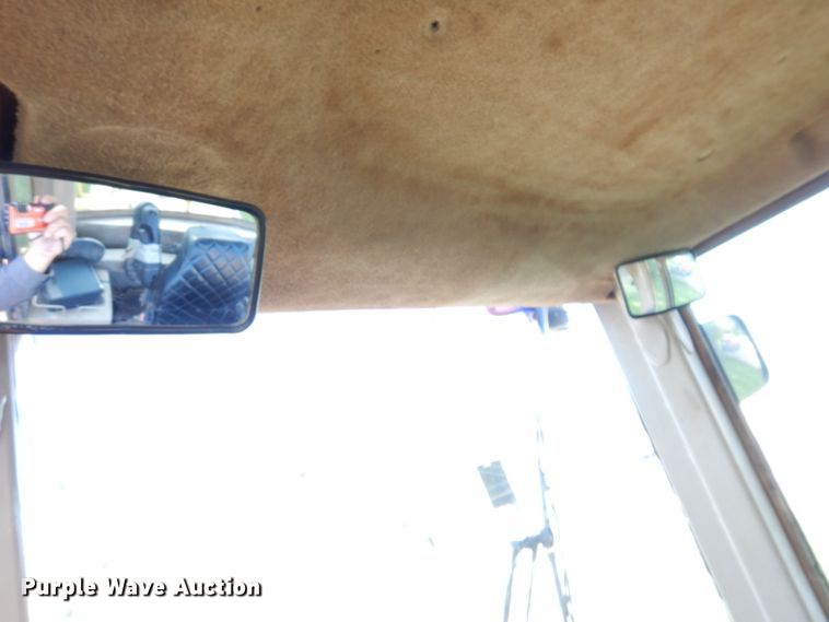 image for item KA9369 1997 John Deere 444H  wheel loader