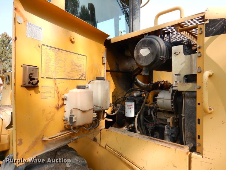 image for item KA9369 1997 John Deere 444H  wheel loader