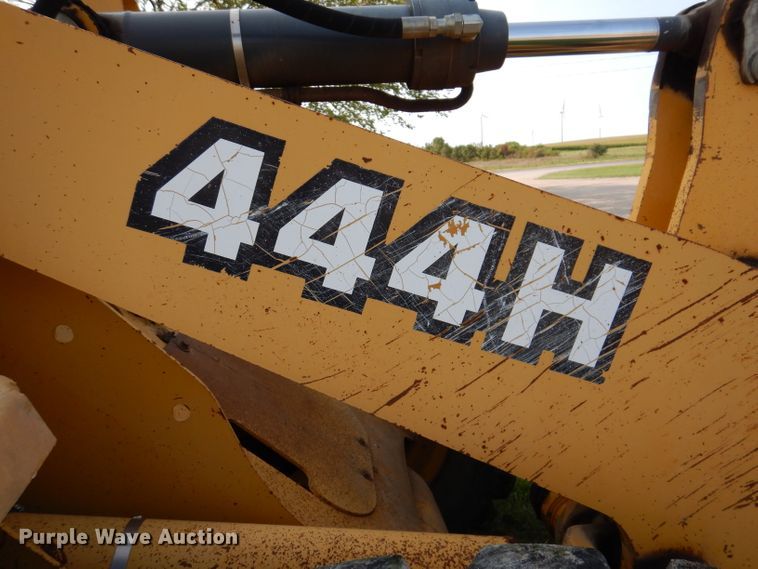 image for item KA9369 1997 John Deere 444H  wheel loader