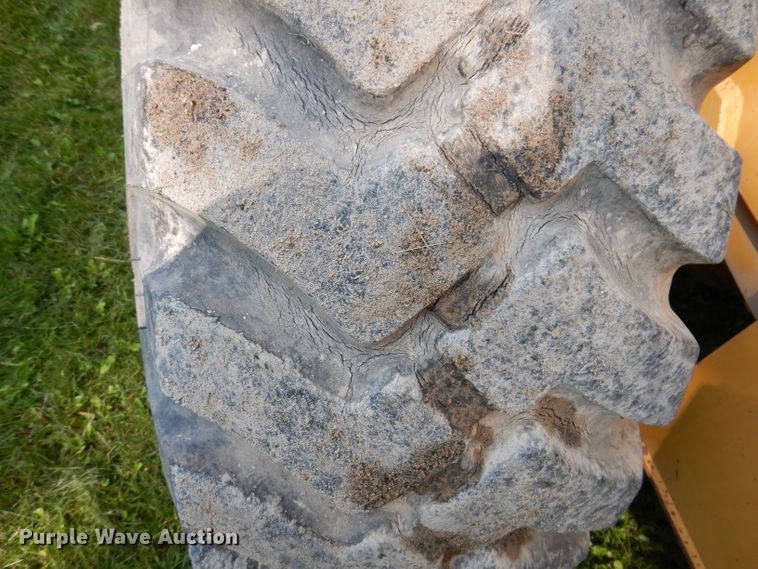 image for item KA9369 1997 John Deere 444H  wheel loader