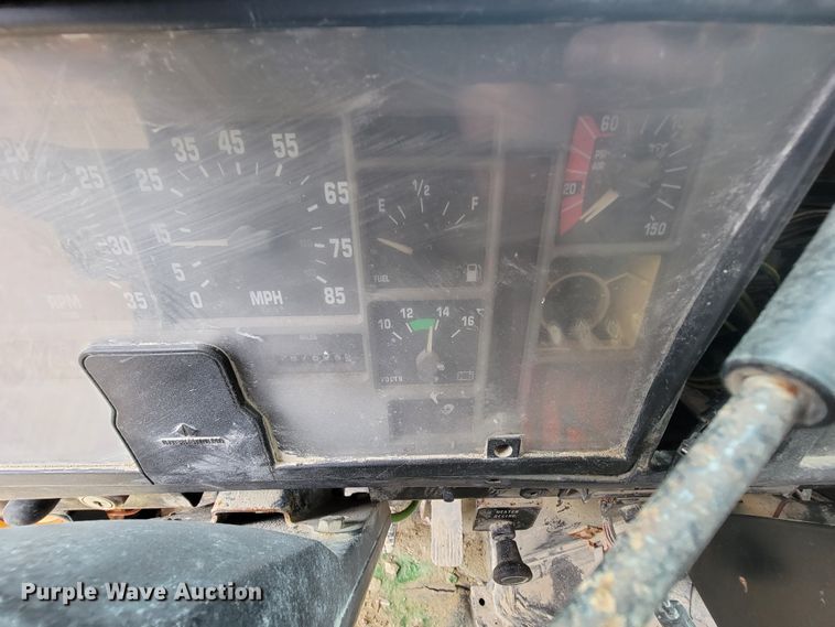 image for item KD9478 2000 International 4900  dump truck