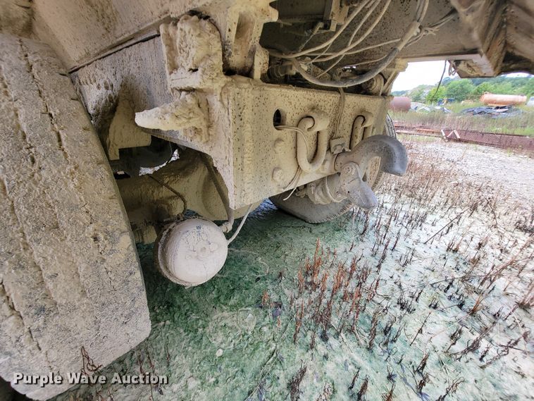 image for item KD9478 2000 International 4900  dump truck