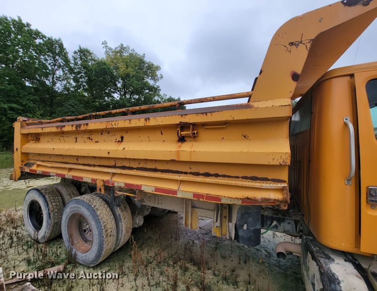 image for item KD9478 2000 International 4900  dump truck