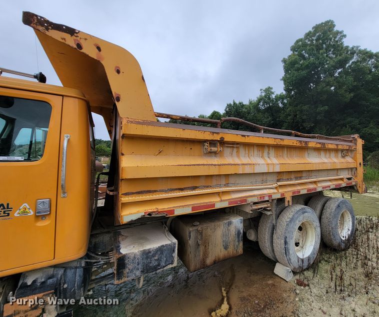 image for item KD9478 2000 International 4900  dump truck