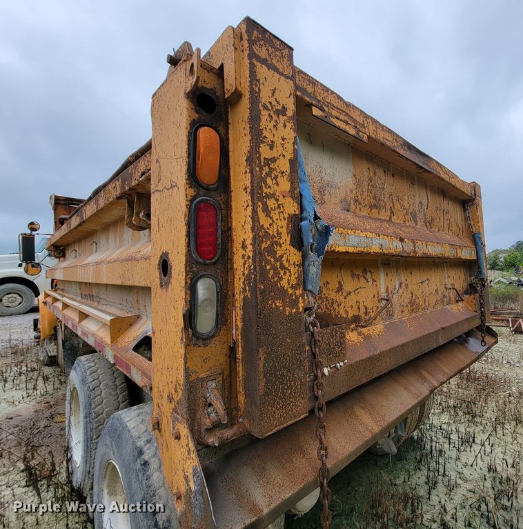 image for item KD9478 2000 International 4900  dump truck