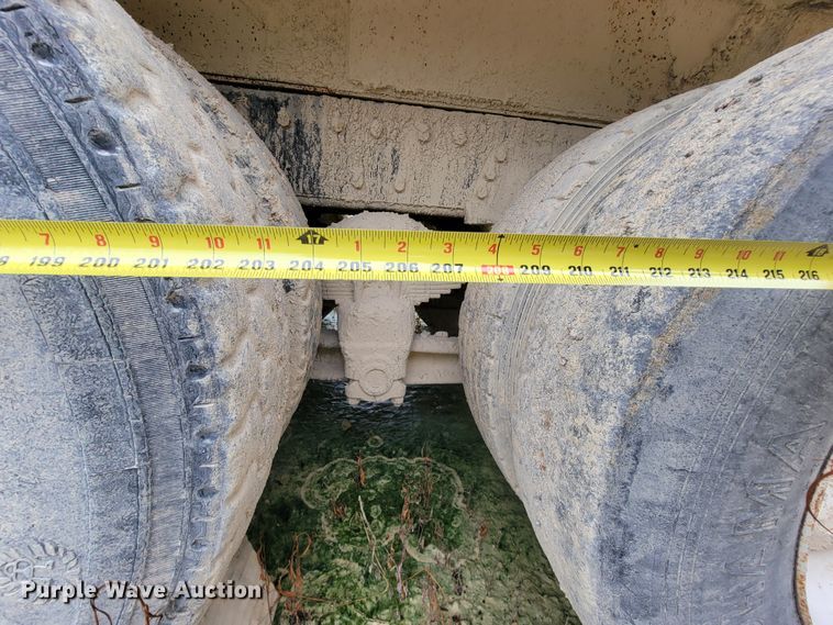 image for item KD9478 2000 International 4900  dump truck