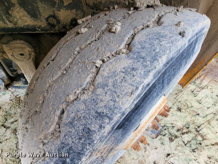 image for item KD9478 2000 International 4900  dump truck