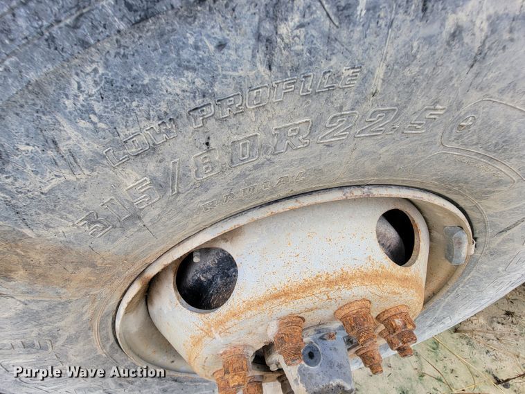 image for item KD9478 2000 International 4900  dump truck