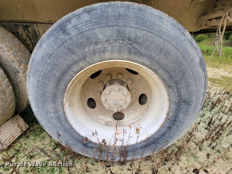 image for item KD9478 2000 International 4900  dump truck